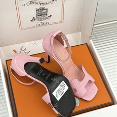 (配原版飞机盒) Hermès/爱马仕经典H型 细跟高跟凉鞋 极简奢韵 勾勒优雅身姿 标志性H型镂空鞋面 凝练品牌经典设 (配原版飞机盒) Hermès/爱马仕经典H型 细跟高跟凉鞋 极简奢韵 勾勒优雅身姿 标志性H型镂空鞋面 凝练品牌经典设