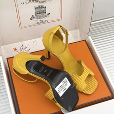 (配原版飞机盒) Hermès/爱马仕经典H型 细跟高跟凉鞋 极简奢韵 勾勒优雅身姿 标志性H型镂空鞋面 凝练品牌经典设 (配原版飞机盒) Hermès/爱马仕经典H型 细跟高跟凉鞋 极简奢韵 勾勒优雅身姿 标志性H型镂空鞋面 凝练品牌经典设