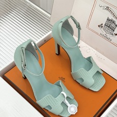 (配原版飞机盒) Hermès/爱马仕经典H型 细跟高跟凉鞋 极简奢韵 勾勒优雅身姿 标志性H型镂空鞋面 凝练品牌经典设 (配原版飞机盒) Hermès/爱马仕经典H型 细跟高跟凉鞋 极简奢韵 勾勒优雅身姿 标志性H型镂空鞋面 凝练品牌经典设