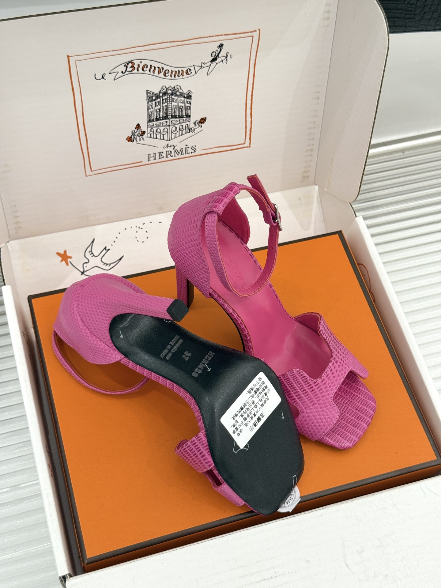 （配原版飞机盒） Hermès/爱马仕经典H型 细跟高跟凉鞋 极简奢韵 勾勒优雅身姿 标志性H型镂空鞋面 凝练品牌经典设