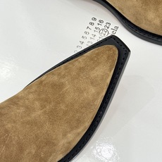 MaisonMargiela|MM6马吉拉 复古内增高尖头切尔西短靴 隐形内增高悄拔身形比例 弹力靴筒贴合脚踝曲线 做旧 MaisonMargiela|MM6马吉拉 复古内增高尖头切尔西短靴 隐形内增高悄拔身形比例 弹力靴筒贴合脚踝曲线 做旧