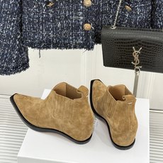 MaisonMargiela|MM6马吉拉 复古内增高尖头切尔西短靴 隐形内增高悄拔身形比例 弹力靴筒贴合脚踝曲线 做旧 MaisonMargiela|MM6马吉拉 复古内增高尖头切尔西短靴 隐形内增高悄拔身形比例 弹力靴筒贴合脚踝曲线 做旧