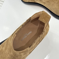 MaisonMargiela|MM6马吉拉 复古内增高尖头切尔西短靴 隐形内增高悄拔身形比例 弹力靴筒贴合脚踝曲线 做旧 MaisonMargiela|MM6马吉拉 复古内增高尖头切尔西短靴 隐形内增高悄拔身形比例 弹力靴筒贴合脚踝曲线 做旧