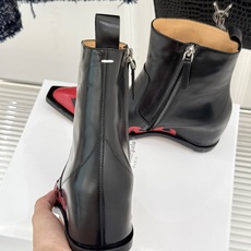 MaisonMargiela|MM6马吉拉 复古内增高电绣尖头短靴 隐形内增高悄拔身形比例 复古电绣藏解构巧思 做旧牛皮 MaisonMargiela|MM6马吉拉 复古内增高电绣尖头短靴 隐形内增高悄拔身形比例 复古电绣藏解构巧思 做旧牛皮