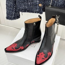 MaisonMargiela|MM6马吉拉 复古内增高电绣尖头短靴 隐形内增高悄拔身形比例 复古电绣藏解构巧思 做旧牛皮 MaisonMargiela|MM6马吉拉 复古内增高电绣尖头短靴 隐形内增高悄拔身形比例 复古电绣藏解构巧思 做旧牛皮