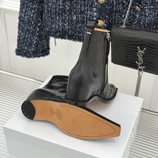 MaisonMargiela|MM6马吉拉 复古内增高电绣尖头短靴 隐形内增高悄拔身形比例 复古电绣藏解构巧思 做旧牛皮 MaisonMargiela|MM6马吉拉 复古内增高电绣尖头短靴 隐形内增高悄拔身形比例 复古电绣藏解构巧思 做旧牛皮