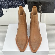 MaisonMargiela|MM6马吉拉 复古内增高电绣尖头短靴 隐形内增高悄拔身形比例 复古电绣藏解构巧思 做旧牛皮 MaisonMargiela|MM6马吉拉 复古内增高电绣尖头短靴 隐形内增高悄拔身形比例 复古电绣藏解构巧思 做旧牛皮
