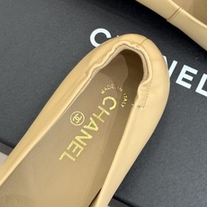 CHANE*|小香26B新品双C 拼色尖头平底凉鞋单鞋 撞色鞋头勾勒复古意趣 鞋头压印经典双C标识 羊皮质感温润又细腻 CHANE*|小香26B新品双C 拼色尖头平底凉鞋单鞋 撞色鞋头勾勒复古意趣 鞋头压印经典双C标识 羊皮质感温润又细腻