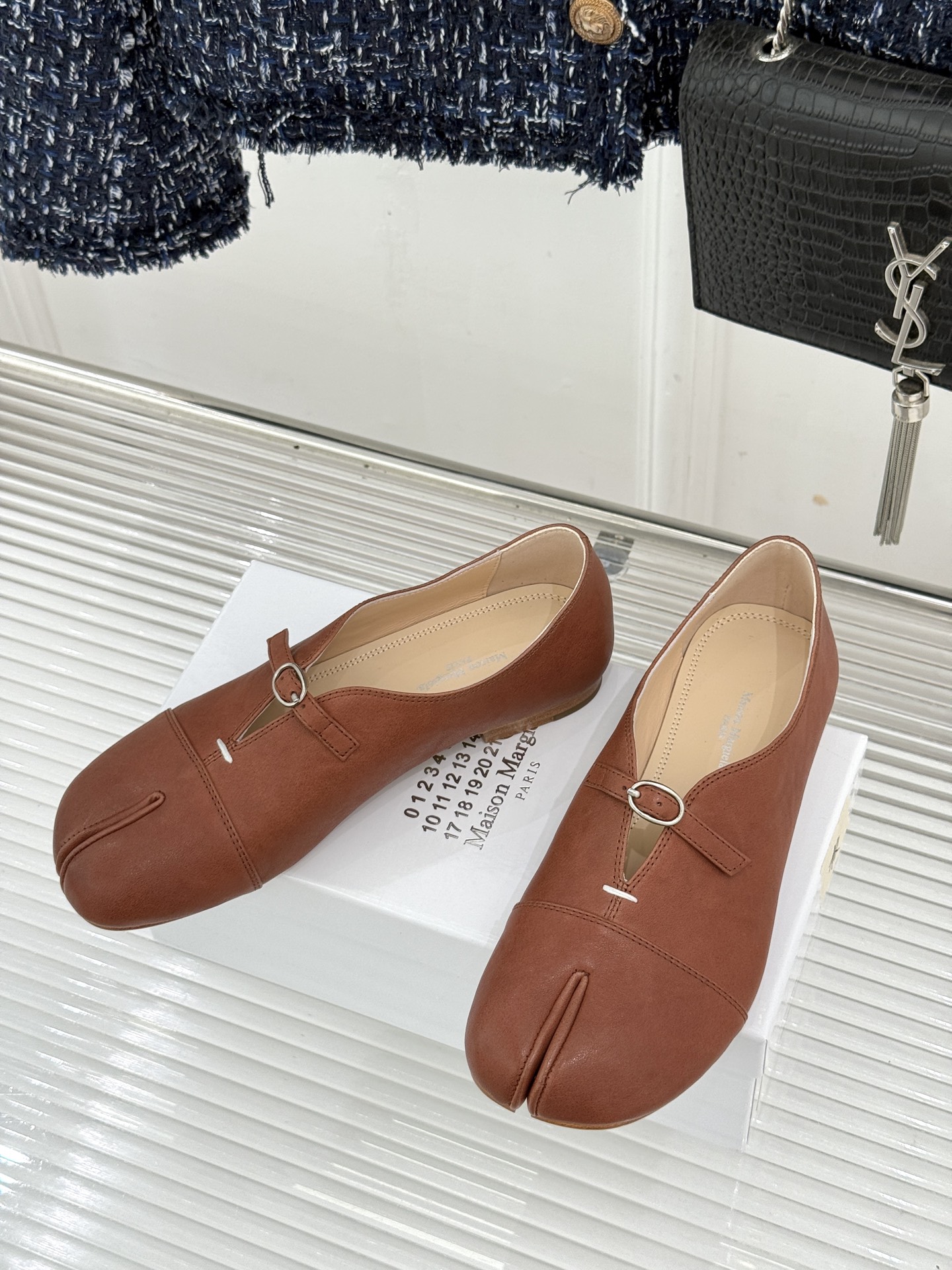 MaisonMargiela｜MM6马吉拉 复古分趾玛丽珍鞋 谁懂马吉拉这双的魅力 复古分趾玛丽珍鞋型 招牌分趾灵魂设计