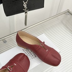 MaisonMargiela|MM6马吉拉 复古分趾玛丽珍鞋 谁懂马吉拉这双的魅力 复古分趾玛丽珍鞋型 招牌分趾灵魂设计 MaisonMargiela|MM6马吉拉 复古分趾玛丽珍鞋 谁懂马吉拉这双的魅力 复古分趾玛丽珍鞋型 招牌分趾灵魂设计
