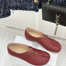 MaisonMargiela|MM6马吉拉 复古分趾玛丽珍鞋 谁懂马吉拉这双的魅力 复古分趾玛丽珍鞋型 招牌分趾灵魂设计 MaisonMargiela|MM6马吉拉 复古分趾玛丽珍鞋 谁懂马吉拉这双的魅力 复古分趾玛丽珍鞋型 招牌分趾灵魂设计