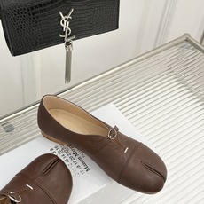 MaisonMargiela|MM6马吉拉 复古分趾玛丽珍鞋 谁懂马吉拉这双的魅力 复古分趾玛丽珍鞋型 招牌分趾灵魂设计 MaisonMargiela|MM6马吉拉 复古分趾玛丽珍鞋 谁懂马吉拉这双的魅力 复古分趾玛丽珍鞋型 招牌分趾灵魂设计
