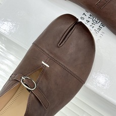 MaisonMargiela|MM6马吉拉 复古分趾玛丽珍鞋 谁懂马吉拉这双的魅力 复古分趾玛丽珍鞋型 招牌分趾灵魂设计 MaisonMargiela|MM6马吉拉 复古分趾玛丽珍鞋 谁懂马吉拉这双的魅力 复古分趾玛丽珍鞋型 招牌分趾灵魂设计