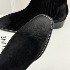 Celine /塞琳26WF新品复古 做旧粗跟切尔西短靴 复古做旧牛皮肌理出众 粗跟稳当走路毫不费力 弹力靴筒贴合脚踝线 Celine /塞琳26WF新品复古 做旧粗跟切尔西短靴 复古做旧牛皮肌理出众 粗跟稳当走路毫不费力 弹力靴筒贴合脚踝线