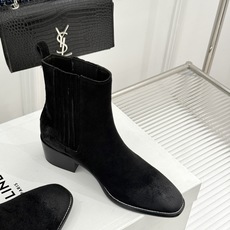 Celine /塞琳26WF新品复古 做旧粗跟切尔西短靴 复古做旧牛皮肌理出众 粗跟稳当走路毫不费力 弹力靴筒贴合脚踝线 Celine /塞琳26WF新品复古 做旧粗跟切尔西短靴 复古做旧牛皮肌理出众 粗跟稳当走路毫不费力 弹力靴筒贴合脚踝线