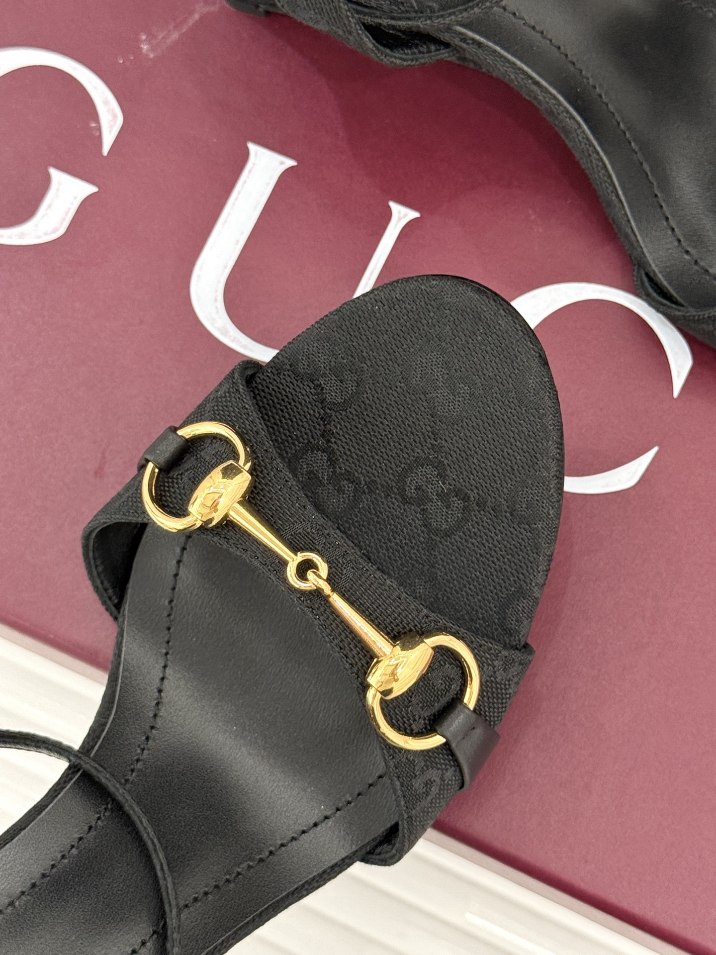 Gucci/古驰26WF新品马衔扣 坡跟凉鞋 浅金马衔扣复古辨识度高 坡跟稳当久走不累脚 露趾剪裁巧饰纤细足型 意式缝线 Gucci/古驰26WF新品马衔扣 坡跟凉鞋 浅金马衔扣复古辨识度高 坡跟稳当久走不累脚 露趾剪裁巧饰纤细足型 意式缝线