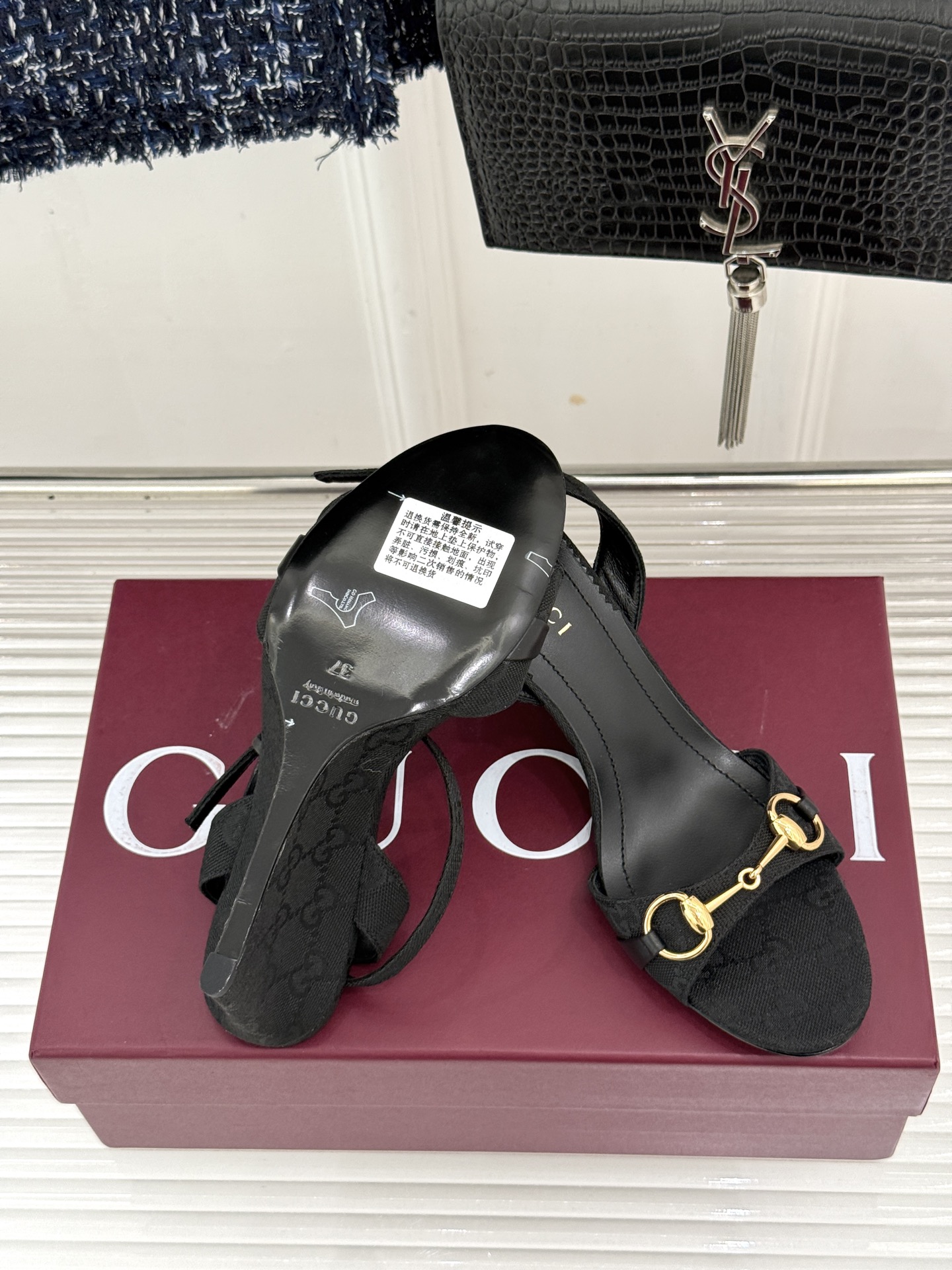 Gucci/古驰26WF新品马衔扣 坡跟凉鞋 浅金马衔扣复古辨识度高 坡跟稳当久走不累脚 露趾剪裁巧饰纤细足型 意式缝线 Gucci/古驰26WF新品马衔扣 坡跟凉鞋 浅金马衔扣复古辨识度高 坡跟稳当久走不累脚 露趾剪裁巧饰纤细足型 意式缝线