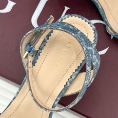 Gucci/古驰26WF新品马衔扣 坡跟凉鞋 浅金马衔扣复古辨识度高 坡跟稳当久走不累脚 露趾剪裁巧饰纤细足型 意式缝线 Gucci/古驰26WF新品马衔扣 坡跟凉鞋 浅金马衔扣复古辨识度高 坡跟稳当久走不累脚 露趾剪裁巧饰纤细足型 意式缝线