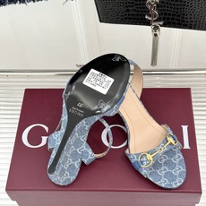 Gucci/古驰26WF新品马衔扣 坡跟凉鞋 浅金马衔扣复古辨识度高 坡跟稳当久走不累脚 露趾剪裁巧饰纤细足型 意式缝线 Gucci/古驰26WF新品马衔扣 坡跟凉鞋 浅金马衔扣复古辨识度高 坡跟稳当久走不累脚 露趾剪裁巧饰纤细足型 意式缝线