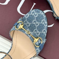Gucci/古驰26WF新品马衔扣 坡跟凉鞋 浅金马衔扣复古辨识度高 坡跟稳当久走不累脚 露趾剪裁巧饰纤细足型 意式缝线 Gucci/古驰26WF新品马衔扣 坡跟凉鞋 浅金马衔扣复古辨识度高 坡跟稳当久走不累脚 露趾剪裁巧饰纤细足型 意式缝线