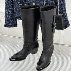 Celine /塞琳经典秋冬复古 金属头西部粗跟短靴 秋冬复古酷飒风天花板 亮面金属辨识度拉满 西部缝线复刻复古质感 粗 Celine /塞琳经典秋冬复古 金属头西部粗跟短靴 秋冬复古酷飒风天花板 亮面金属辨识度拉满 西部缝线复刻复古质感 粗