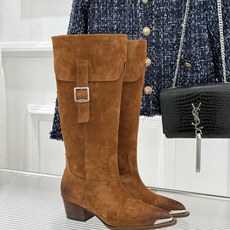 Celine /塞琳经典秋冬复古 金属头西部粗跟短靴 秋冬复古酷飒风天花板 亮面金属辨识度拉满 西部缝线复刻复古质感 粗 Celine /塞琳经典秋冬复古 金属头西部粗跟短靴 秋冬复古酷飒风天花板 亮面金属辨识度拉满 西部缝线复刻复古质感 粗
