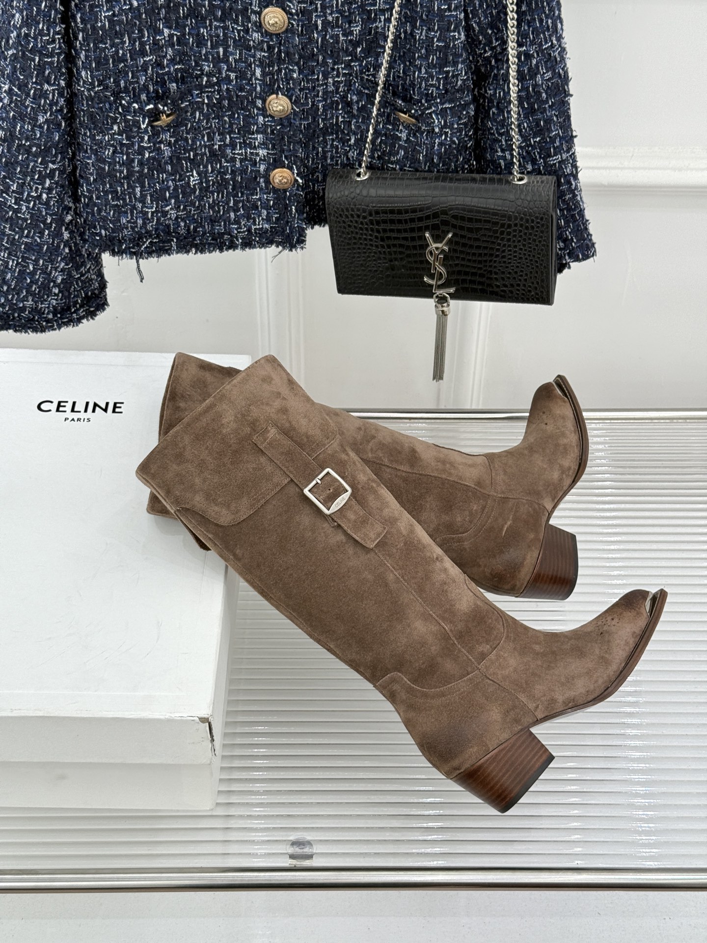 Celine /塞琳经典秋冬复古 金属头西部粗跟短靴 秋冬复古酷飒风天花板 亮面金属辨识度拉满 西部缝线复刻复古质感 粗