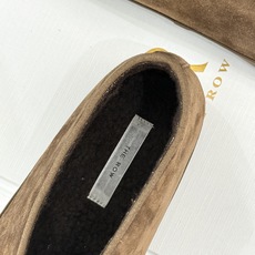 The Row 26WF新品极简复古 一脚蹬乐福鞋毛毛鞋 一脚蹬懒人专属福音 细腻质感真的超绝 平底暴走超省心 搭西装干 The Row 26WF新品极简复古 一脚蹬乐福鞋毛毛鞋 一脚蹬懒人专属福音 细腻质感真的超绝 平底暴走超省心 搭西装干