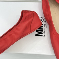 MaisonMargiela|MM6马吉拉 苹果头平底锁头芭蕾舞鞋 苹果头俏皮灵动 金属锁扣满是复古腔调 平底暴走毫无压 MaisonMargiela|MM6马吉拉 苹果头平底锁头芭蕾舞鞋 苹果头俏皮灵动 金属锁扣满是复古腔调 平底暴走毫无压