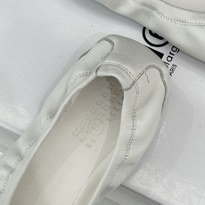 MaisonMargiela|MM6马吉拉 苹果头平底锁头芭蕾舞鞋 苹果头俏皮灵动 金属锁扣满是复古腔调 平底暴走毫无压 MaisonMargiela|MM6马吉拉 苹果头平底锁头芭蕾舞鞋 苹果头俏皮灵动 金属锁扣满是复古腔调 平底暴走毫无压