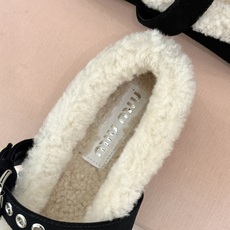 Miu Miu 26WF新品蝴蝶结 平底玛丽珍鞋毛毛鞋 绒面蝴蝶结缀于鞋头 软绒包裹平底好穿脱 秋冬上脚暖糯又舒服 复古 Miu Miu 26WF新品蝴蝶结 平底玛丽珍鞋毛毛鞋 绒面蝴蝶结缀于鞋头 软绒包裹平底好穿脱 秋冬上脚暖糯又舒服 复古