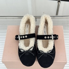 Miu Miu 26WF新品蝴蝶结 平底玛丽珍鞋毛毛鞋 绒面蝴蝶结缀于鞋头 软绒包裹平底好穿脱 秋冬上脚暖糯又舒服 复古 Miu Miu 26WF新品蝴蝶结 平底玛丽珍鞋毛毛鞋 绒面蝴蝶结缀于鞋头 软绒包裹平底好穿脱 秋冬上脚暖糯又舒服 复古