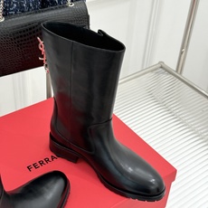 Ferragamo/菲拉格慕26WF新品 Gancio扣饰机车靴短靴 经典Gancio扣质感超绝 牛皮靴身细腻又高级 粗 Ferragamo/菲拉格慕26WF新品 Gancio扣饰机车靴短靴 经典Gancio扣质感超绝 牛皮靴身细腻又高级 粗