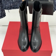 Ferragamo/菲拉格慕26WF新品 Gancio扣饰机车靴短靴 经典Gancio扣质感超绝 牛皮靴身细腻又高级 粗 Ferragamo/菲拉格慕26WF新品 Gancio扣饰机车靴短靴 经典Gancio扣质感超绝 牛皮靴身细腻又高级 粗