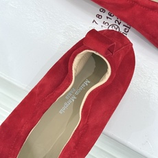 MaisonMargiela|MM6马吉拉 复古蝴蝶结分趾玛丽珍鞋 蝴蝶结缀饰柔化先锋感 经典Tabi分趾设计 牛皮肌理 MaisonMargiela|MM6马吉拉 复古蝴蝶结分趾玛丽珍鞋 蝴蝶结缀饰柔化先锋感 经典Tabi分趾设计 牛皮肌理