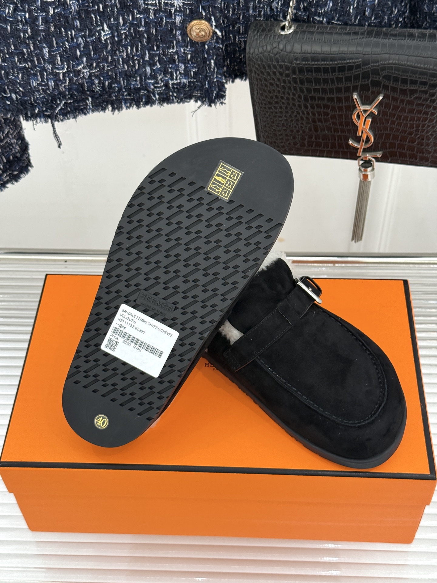 Hermès/爱马仕26WF新品 皮带扣情侣款包头勃肯毛拖 H家女孩秋冬必入 这双真的值得入手 踩上自带松弛氛围感 毛绒