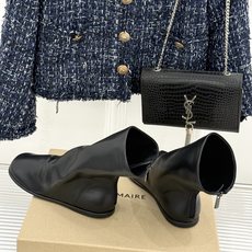 Lemaire 26WF新品极简复古 弹力靴倒靴短靴 极简主义风格与标志性的倒靴设计 对传统鞋履形制的大胆挑战与创新突破 Lemaire 26WF新品极简复古 弹力靴倒靴短靴 极简主义风格与标志性的倒靴设计 对传统鞋履形制的大胆挑战与创新突破
