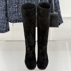 Hermès/爱马仕26WF新品极简 复古粗跟长靴 极简廓形利落大气 粗跟稳当走路完全不累 复古感直接拉满 粒面牛皮质感 Hermès/爱马仕26WF新品极简 复古粗跟长靴 极简廓形利落大气 粗跟稳当走路完全不累 复古感直接拉满 粒面牛皮质感