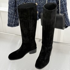 Hermès/爱马仕26WF新品极简 复古粗跟长靴 极简廓形利落大气 粗跟稳当走路完全不累 复古感直接拉满 粒面牛皮质感 Hermès/爱马仕26WF新品极简 复古粗跟长靴 极简廓形利落大气 粗跟稳当走路完全不累 复古感直接拉满 粒面牛皮质感