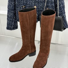 Hermès/爱马仕26WF新品极简 复古粗跟长靴 极简廓形利落大气 粗跟稳当走路完全不累 复古感直接拉满 粒面牛皮质感 Hermès/爱马仕26WF新品极简 复古粗跟长靴 极简廓形利落大气 粗跟稳当走路完全不累 复古感直接拉满 粒面牛皮质感