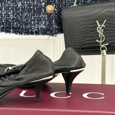 Gucci/古驰26WF新品马衔扣 小方头高跟凉鞋单鞋 金属马衔扣自带辨识度 小方头利落修饰脚型 小高跟稳当不累脚 包头 Gucci/古驰26WF新品马衔扣 小方头高跟凉鞋单鞋 金属马衔扣自带辨识度 小方头利落修饰脚型 小高跟稳当不累脚 包头
