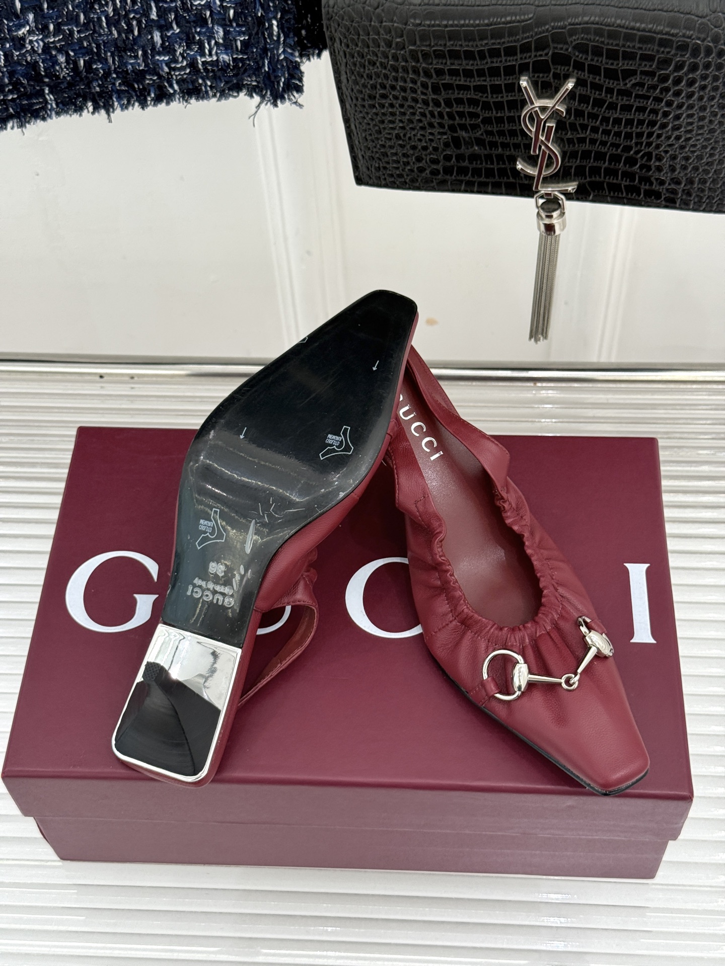 Gucci/古驰26WF新品马衔扣 小方头高跟凉鞋单鞋 金属马衔扣自带辨识度 小方头利落修饰脚型 小高跟稳当不累脚 包头