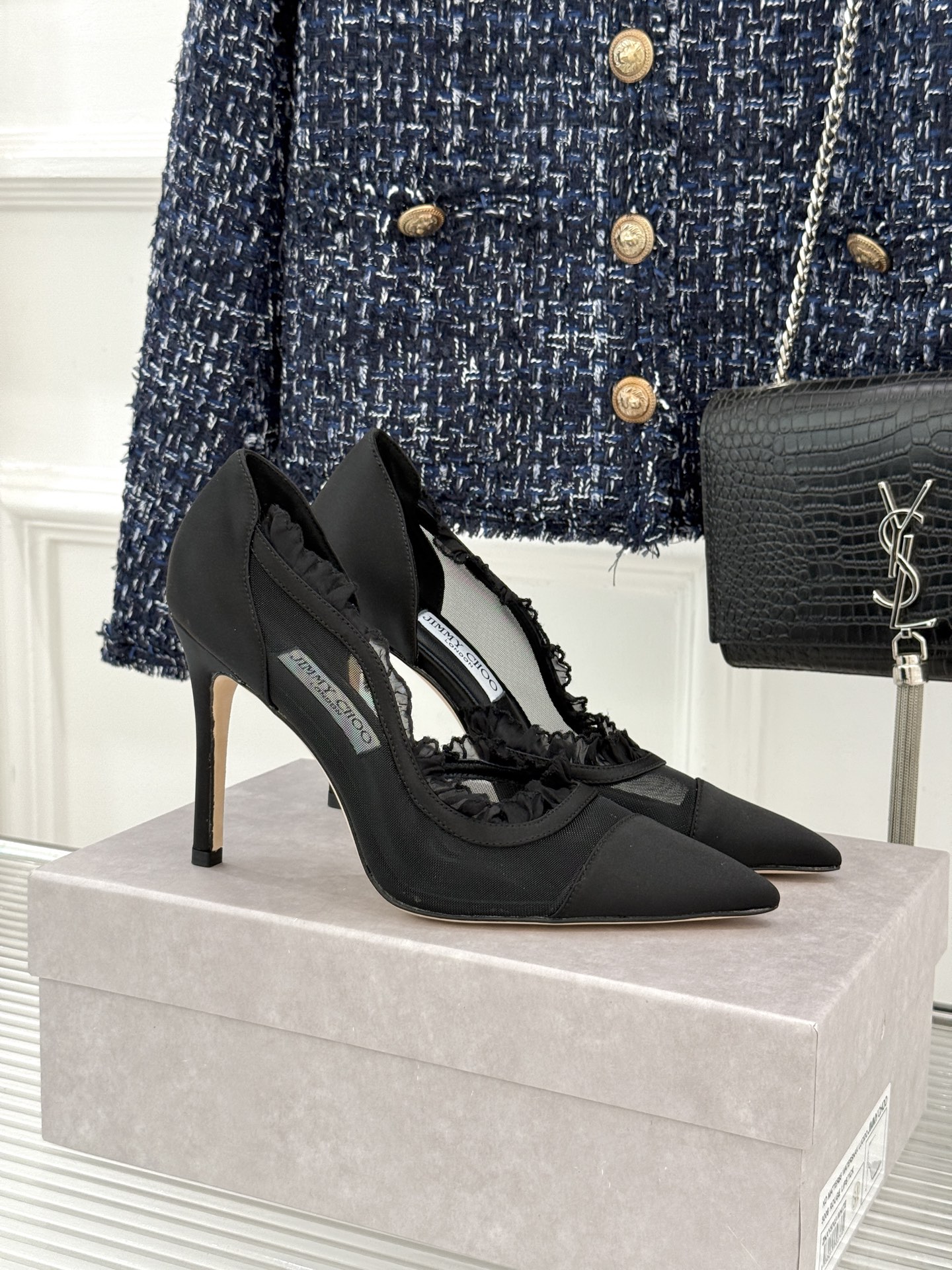 Jimmy Choo/吉米周26WF新品 网纱尖头侧空细跟高跟鞋婚鞋 网纱晕开柔雾光晕 尖头剪裁利落显腿修长 侧空衬得脚