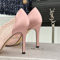 Jimmy Choo/吉米周26WF新品 蕾丝尖头侧空细跟高跟鞋婚鞋 蕾丝漫着柔雾光晕 尖头利落拉长腿部线 侧空衬得脚踝 Jimmy Choo/吉米周26WF新品 蕾丝尖头侧空细跟高跟鞋婚鞋 蕾丝漫着柔雾光晕 尖头利落拉长腿部线 侧空衬得脚踝