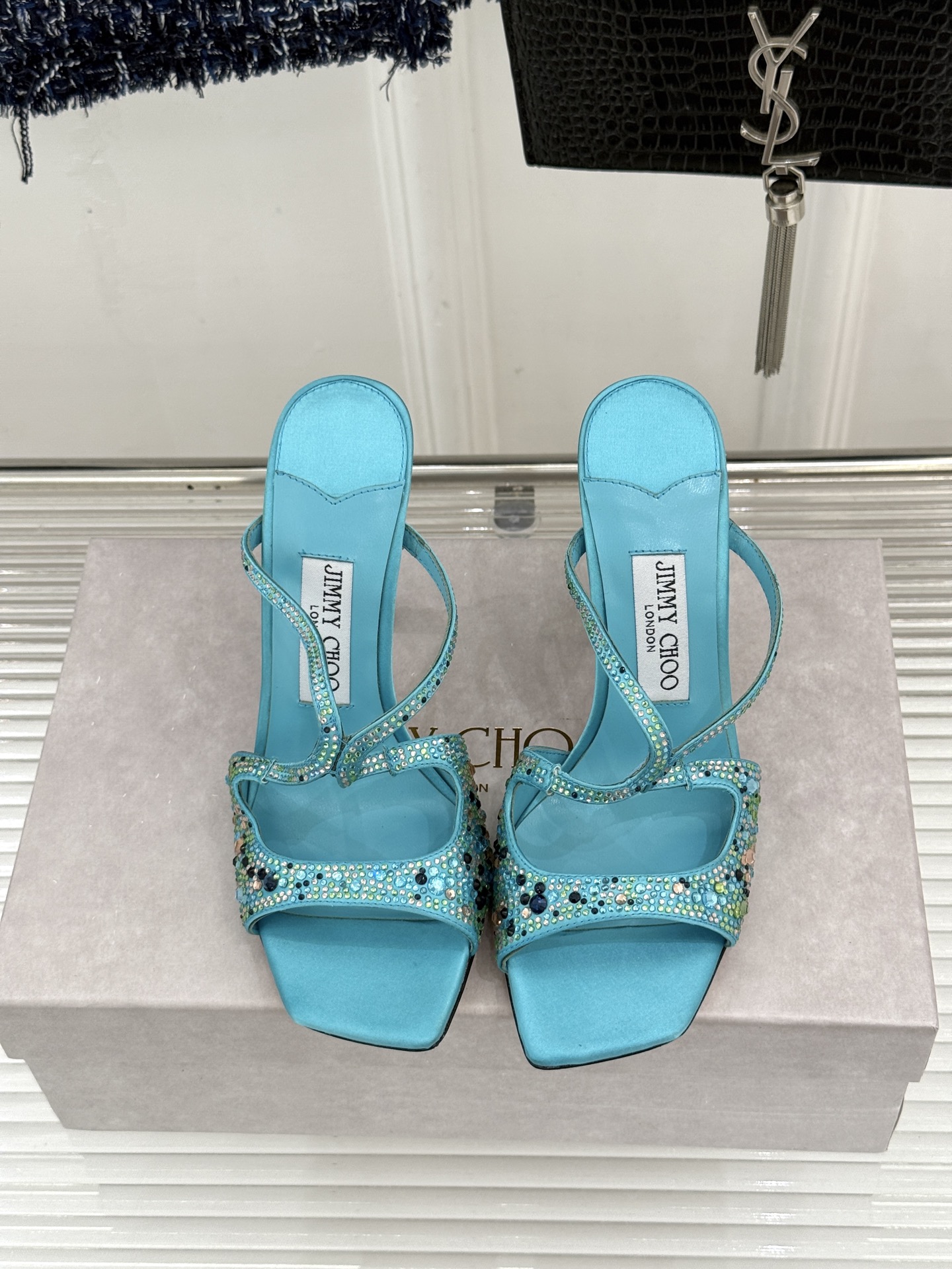 Jimmy Choo/吉米周经典水钻 渐变色露趾鱼嘴高跟鞋婚鞋 这款鞋真是婚鞋天花板 水钻渐变超闪耀 鱼嘴露趾衬脚纤细 