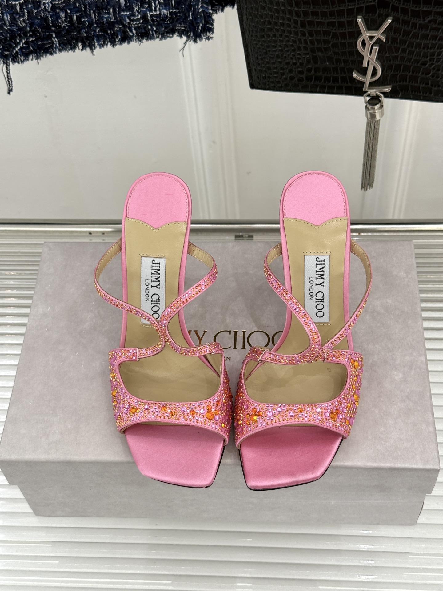 Jimmy Choo/吉米周经典水钻 渐变色露趾鱼嘴高跟鞋婚鞋 这款鞋真是婚鞋天花板 水钻渐变超闪耀 鱼嘴露趾衬脚纤细 