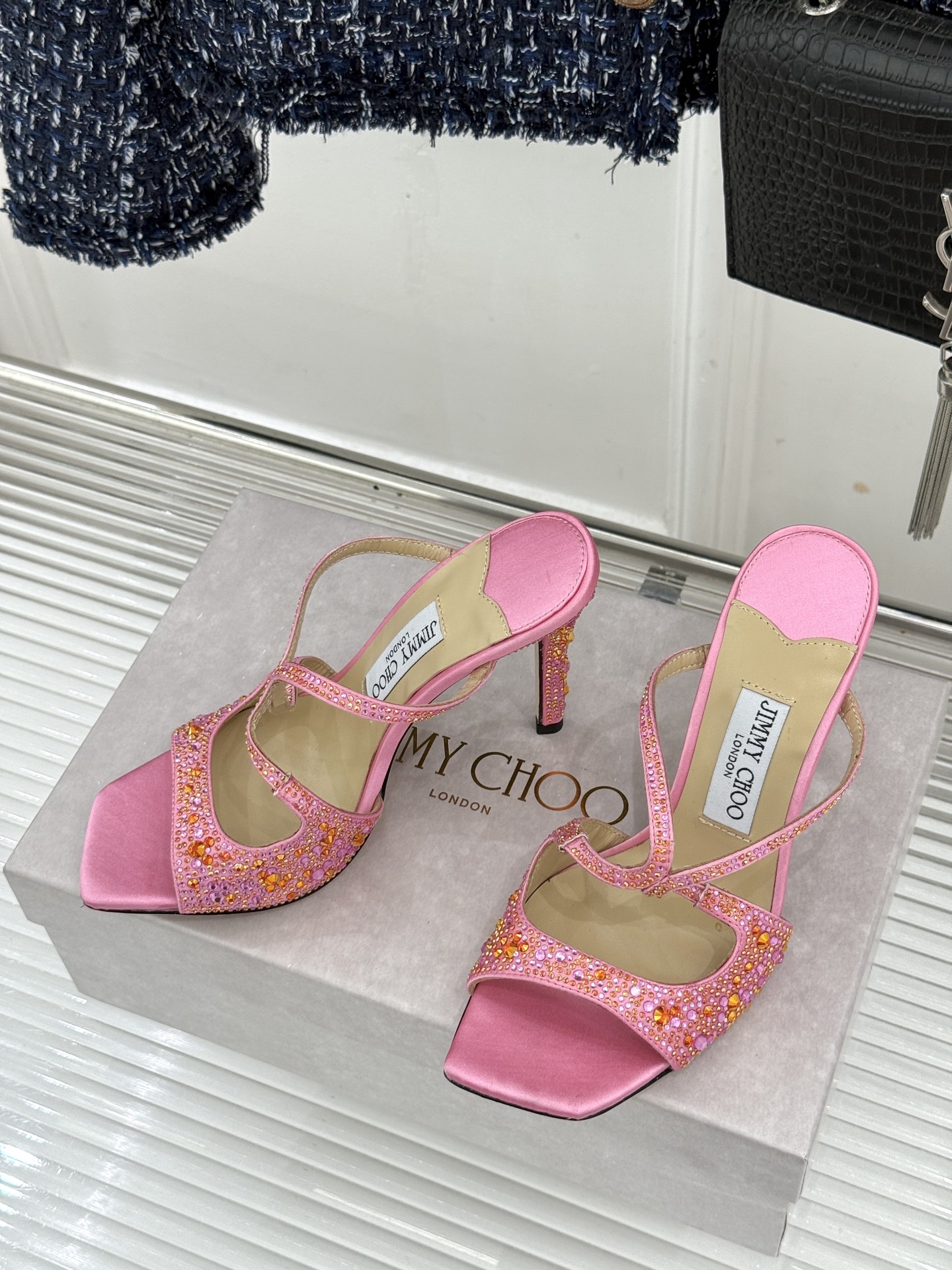 Jimmy Choo/吉米周经典水钻 渐变色露趾鱼嘴高跟鞋婚鞋 这款鞋真是婚鞋天花板 水钻渐变超闪耀 鱼嘴露趾衬脚纤细 