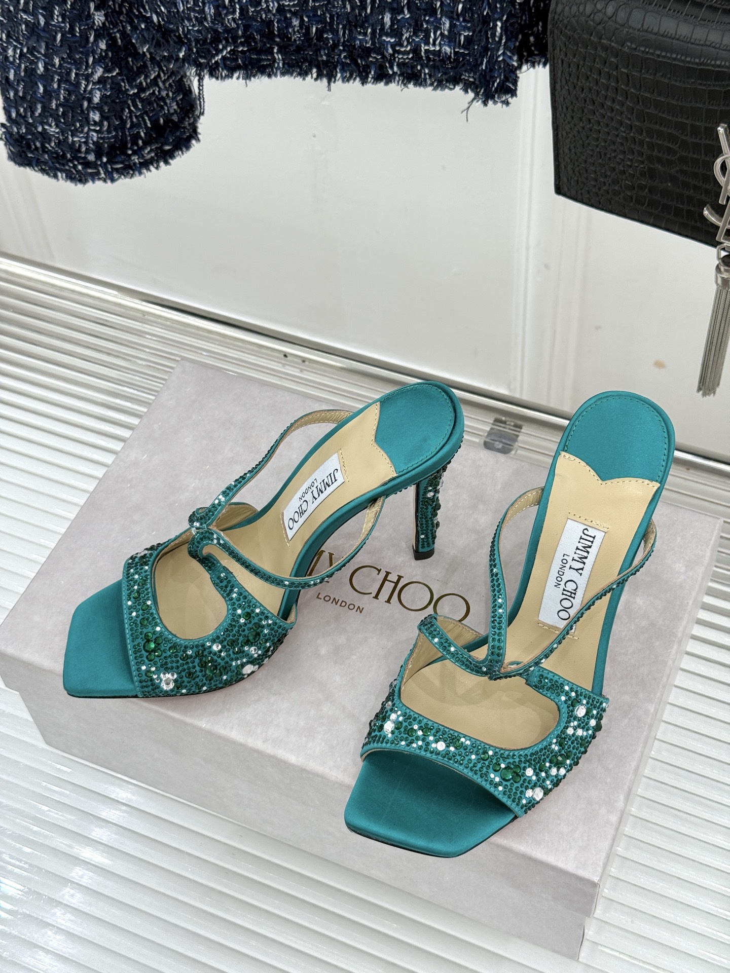 Jimmy Choo/吉米周经典水钻 渐变色露趾鱼嘴高跟鞋婚鞋 这款鞋真是婚鞋天花板 水钻渐变超闪耀 鱼嘴露趾衬脚纤细 Jimmy Choo/吉米周经典水钻 渐变色露趾鱼嘴高跟鞋婚鞋 这款鞋真是婚鞋天花板 水钻渐变超闪耀 鱼嘴露趾衬脚纤细