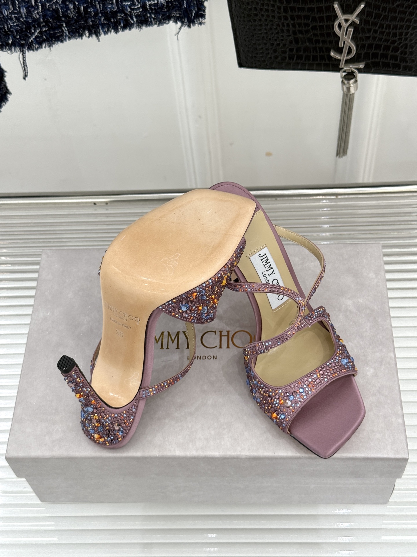 Jimmy Choo/吉米周经典水钻 渐变色露趾鱼嘴高跟鞋婚鞋 这款鞋真是婚鞋天花板 水钻渐变超闪耀 鱼嘴露趾衬脚纤细 