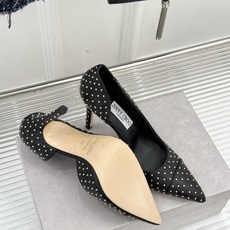 Jimmy Choo/吉米周26WF新品 铆钉尖头侧空细跟高跟鞋婚鞋 尖头利落拉长腿部线条 金属铆钉缀出酷飒感 侧空衬得 Jimmy Choo/吉米周26WF新品 铆钉尖头侧空细跟高跟鞋婚鞋 尖头利落拉长腿部线条 金属铆钉缀出酷飒感 侧空衬得